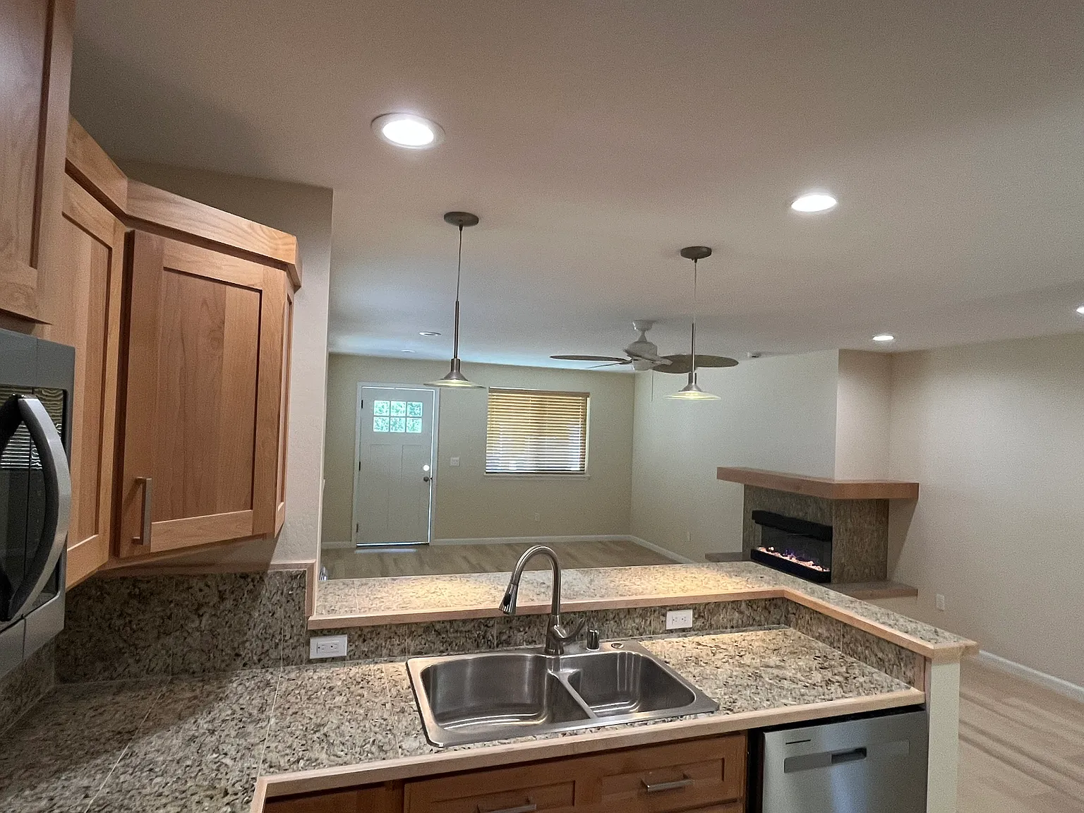 2 bed, 2.5 bath, $1,875 — Photo 4