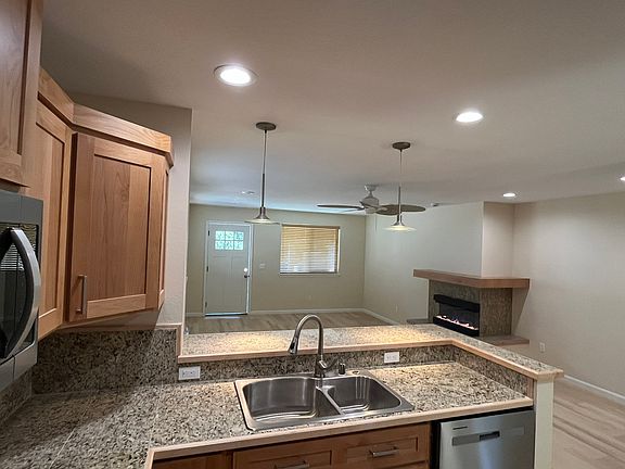 4th image of 413 N Ella Ave #B