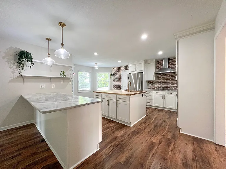1321 Shadybrook Cove Ln — Photo 2