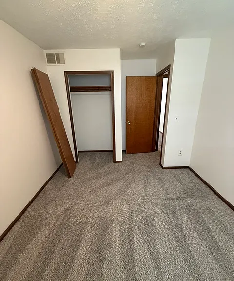 520 W Smith Rd #B — Photo 3