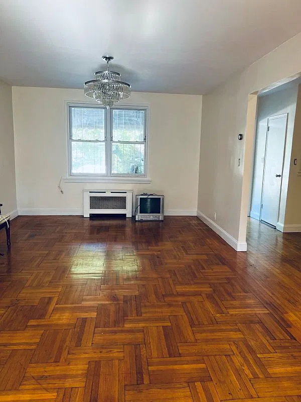 3 bed, 1.5 bath, 1200 sqft, $3,800 — Photo 2