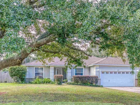 1927 Sparrow Ln, Navarre, FL 32566