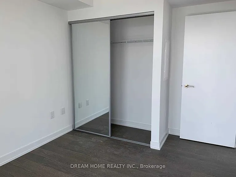 11 Wellesley St W #2811 — Photo 7