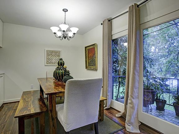 2nd image of 8211 Katy Fwy APT 32