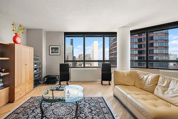 Sold by SERHANT. | media 4