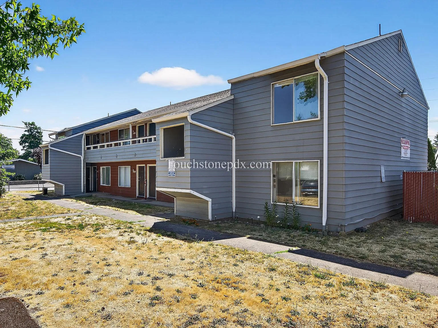 Skylark Apartments — Photo 2