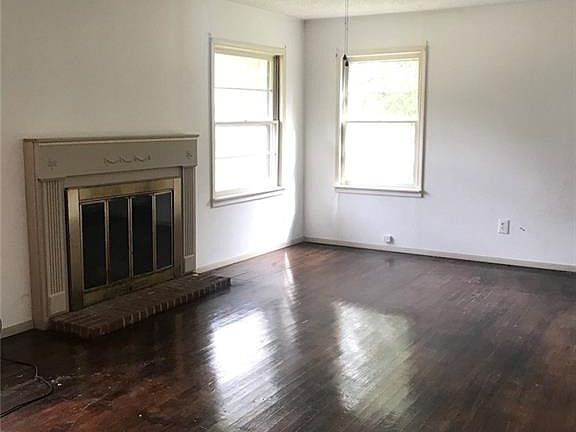 2nd image of 505 E Chickasaw St