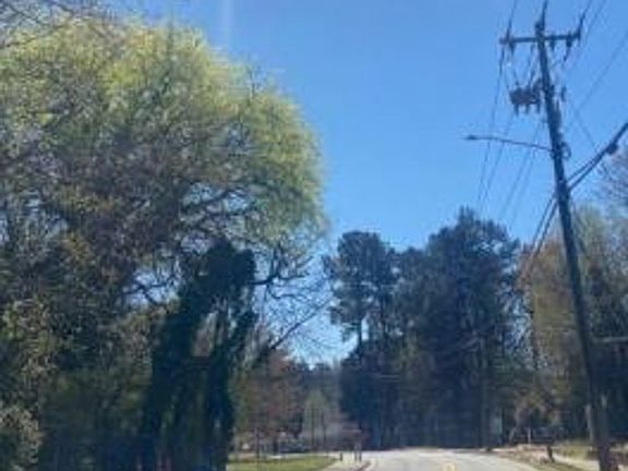 Exterior Neighborhood (street photo)