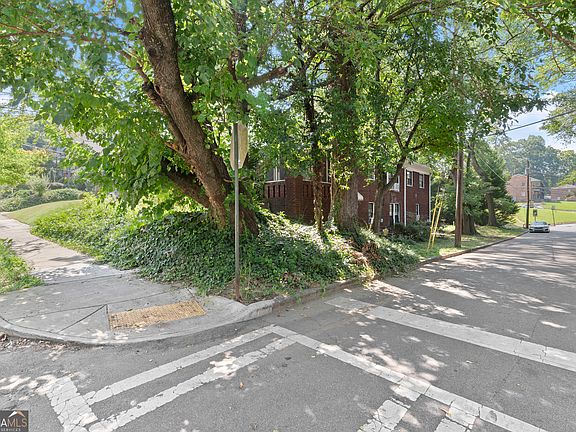 4th image of 1141 Rosedale Dr NE