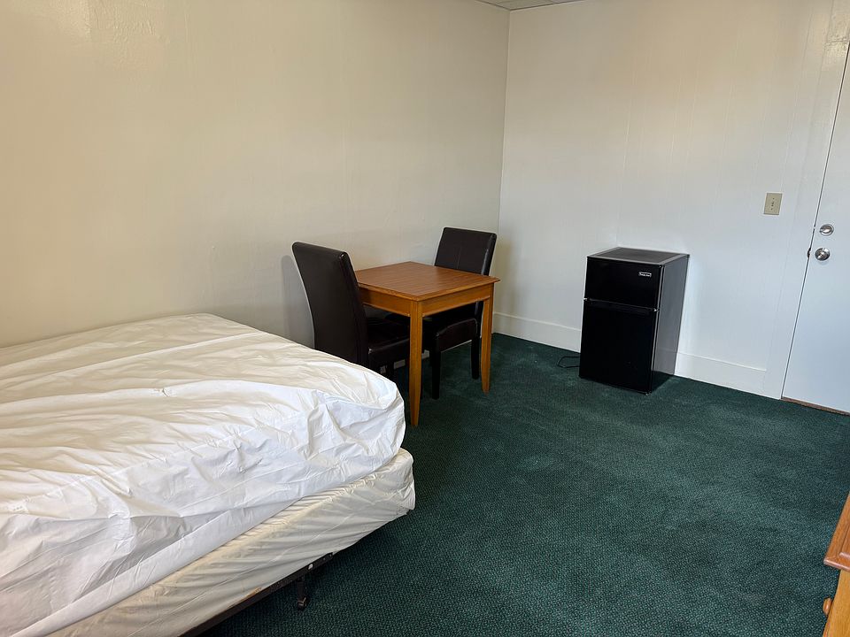 1st image of 5 Storer St #16