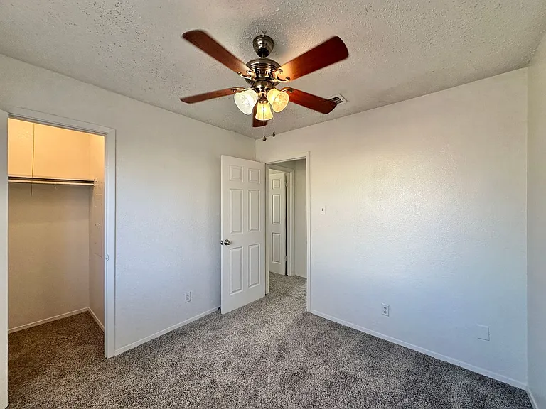 2105 Creekwood Dr — Photo 22