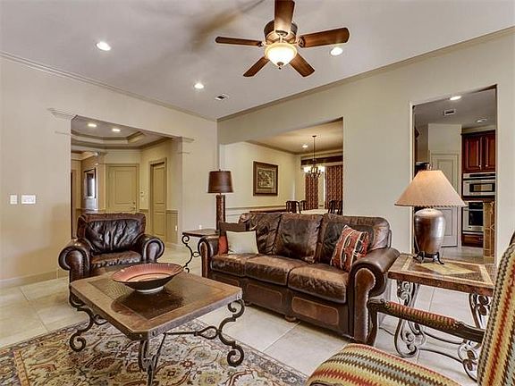 4th image of 305 Palmetto Dr