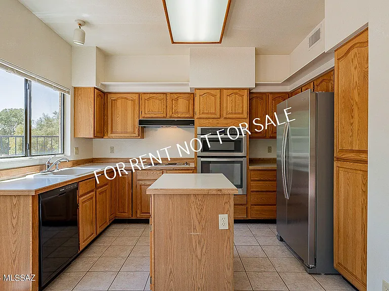 936 E Camino Diestro — Photo 17