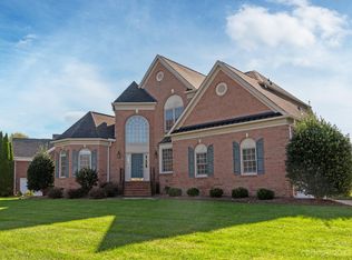 6032 Legacy Cir, Charlotte, NC 28277