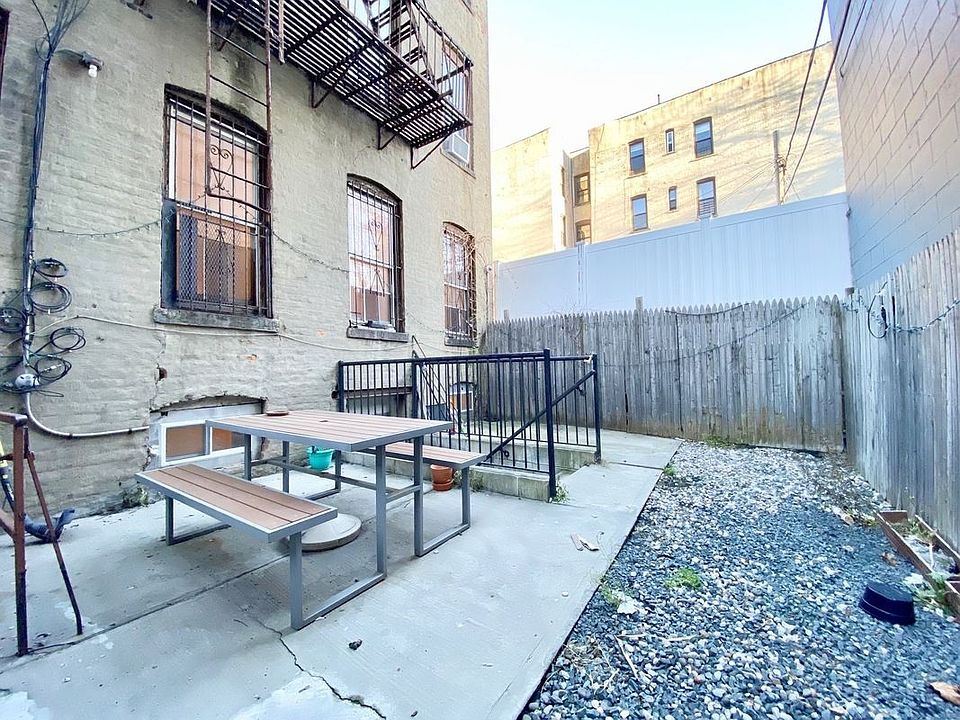 1st image of 134 17th St APT 1R
