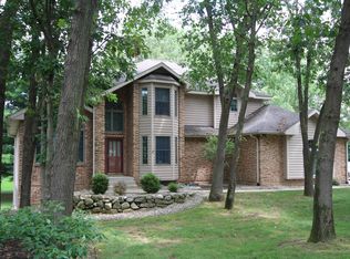 5334 Four Seasons Dr, Kalamazoo, MI 49009