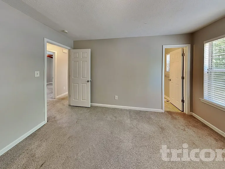 48 Halehaven Dr — Photo 7