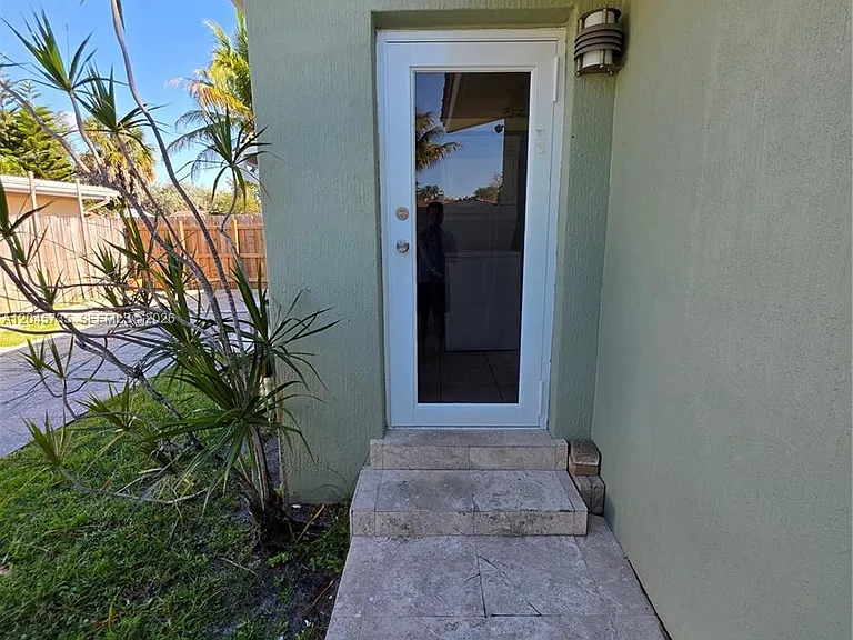 2111 N 26th Ave #N — Photo 6