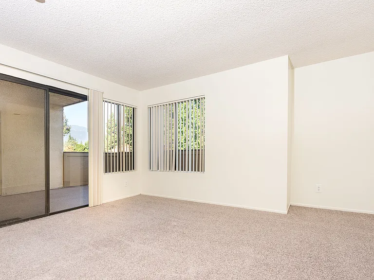 Woodbend Apartments — Photo 31