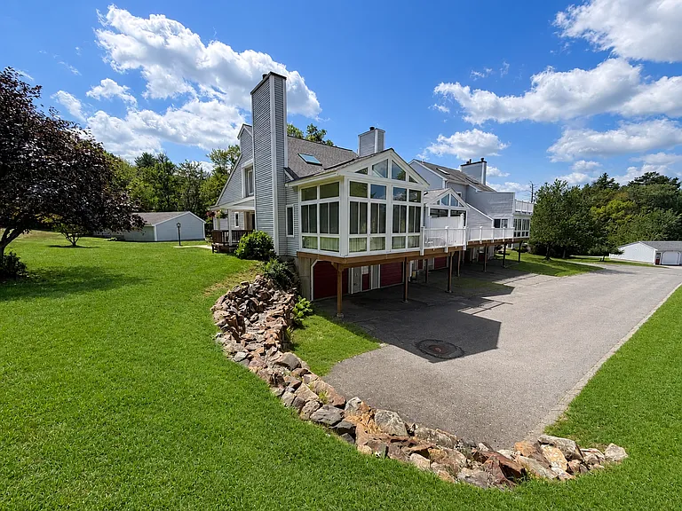 124 Westview Dr — Photo 3