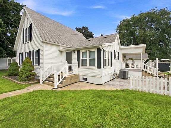 3rd image of 1017 N Weston St