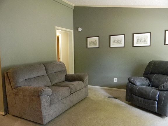 4th image of 8 Marietta Lane #2