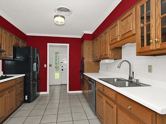 4th image of 1300 Larkwood Dr NE