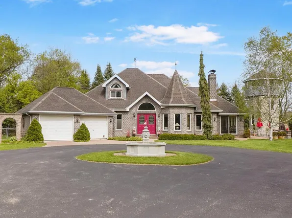 N61W38100 Blackhawk DRIVE, Oconomowoc, WI 53066