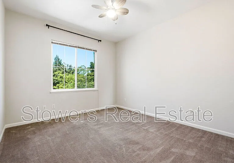 145 Bryant Ct — Photo 48