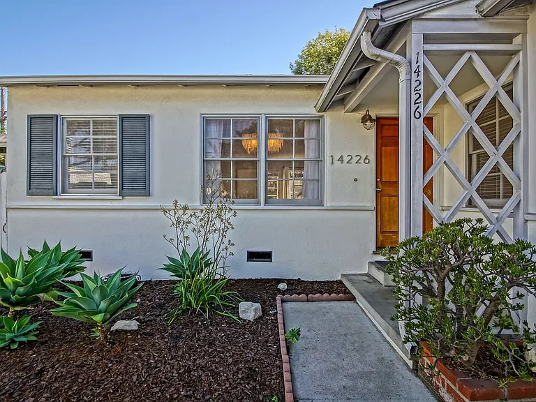 14226 Isis Ave — Photo 3