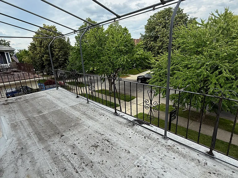 60 Sterling Ave #UPPER — Photo 9