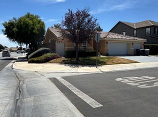 1495 Midnight Sun Dr, Beaumont, CA 92223