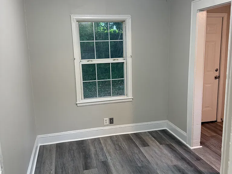 202 W Nance St — Photo 11