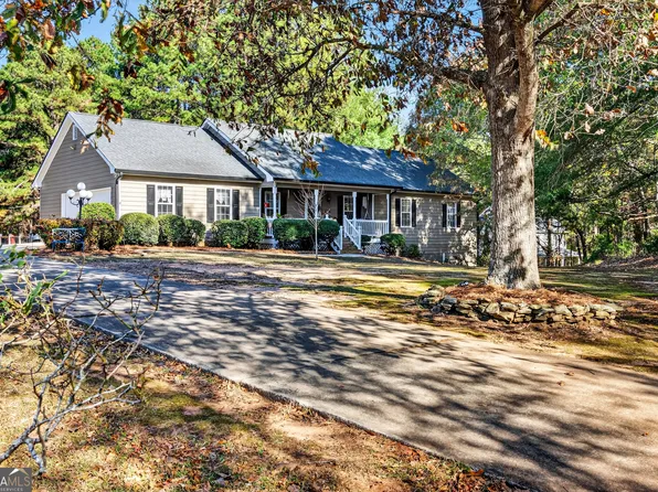 3461 Camelot Way, Loganville, GA 30052