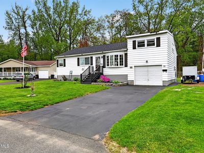 73 Bridle Path, Albany, NY, 12205
