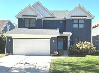 4608 Stanley Ave, Downers Grove, IL 60515