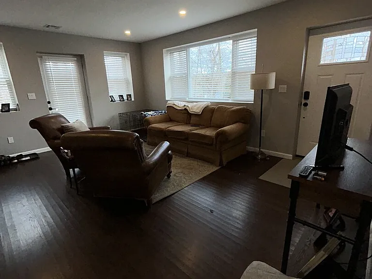 Holland Dr — Photo 8