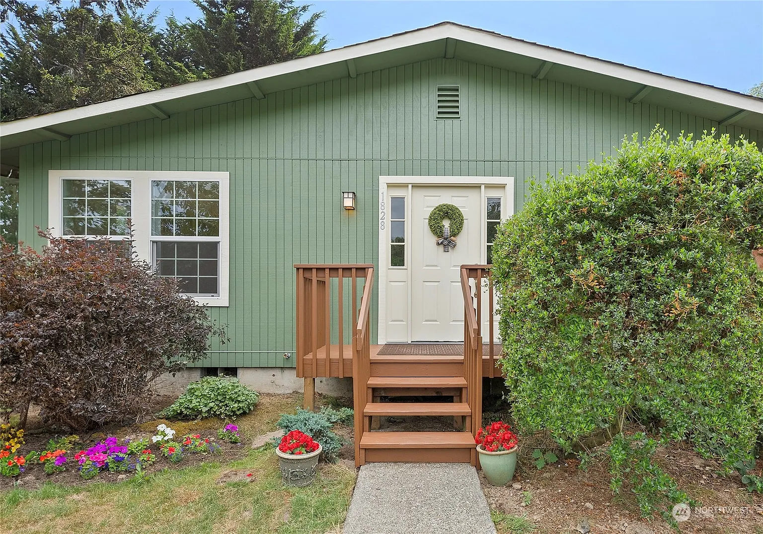 1828 E Harrison Street photo 1