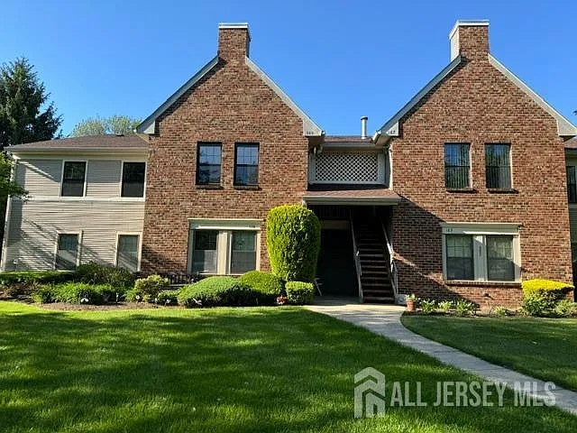 184 Wycoff Way W