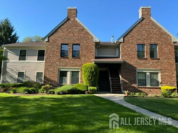 184 Wycoff Way W, East Brunswick, NJ 08816