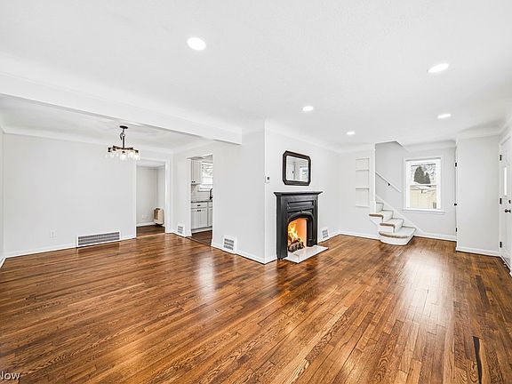 5th image of 291 E 204th St