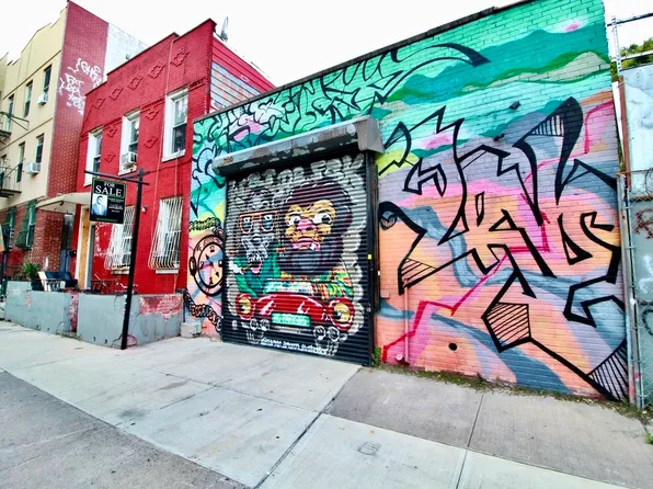 237 Boerum St, Brooklyn, NY 11206