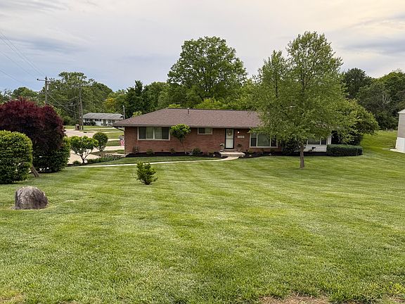 2nd image of 3033 Brookwood Dr