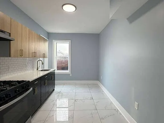3 Bedrooms at 190 N Park St #8, East Orange NJ — photo 2