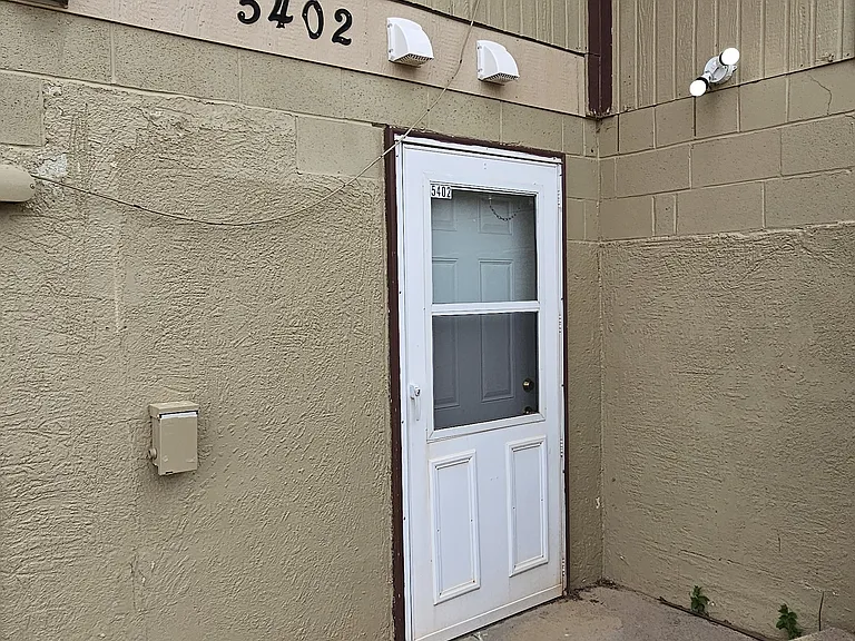 5402 Cedar St — Photo 1