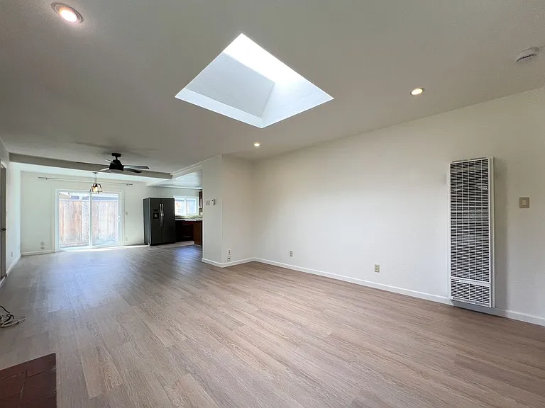 34 Queens Ct — Photo 4