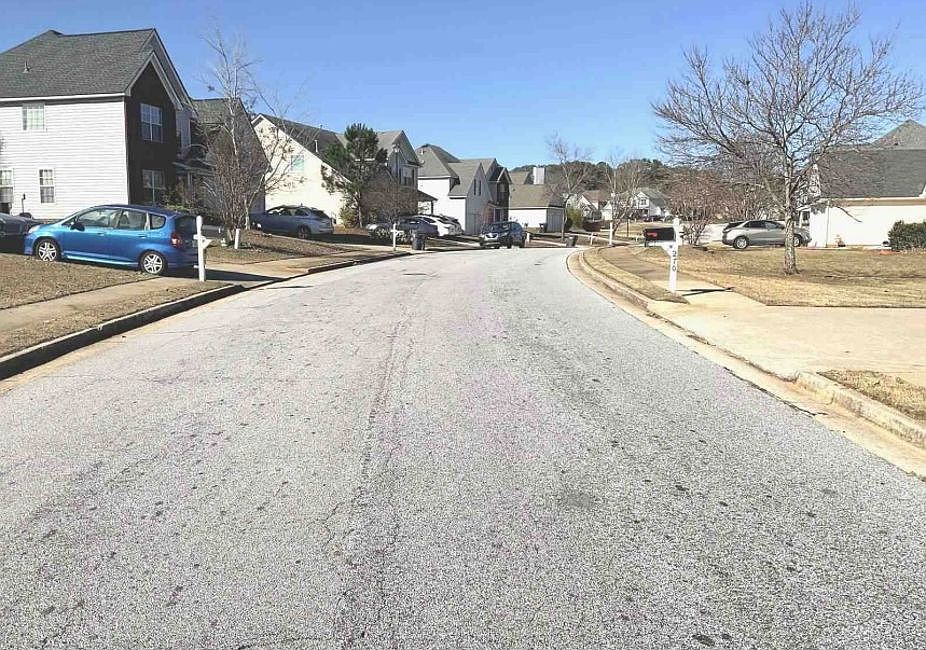 Exterior Neighborhood (street photo)