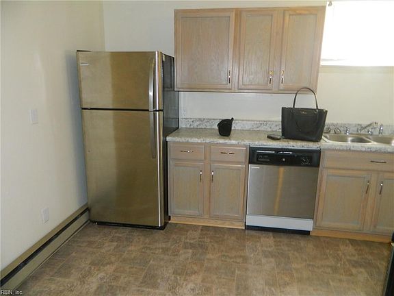3rd image of 4131 Everett St #A