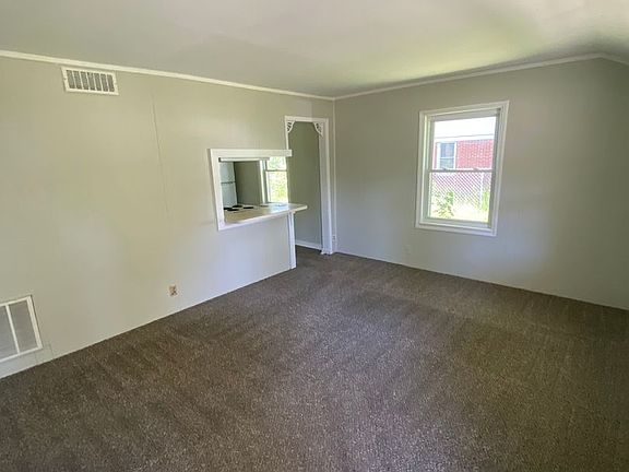 2nd image of 303 S Iroquois Dr