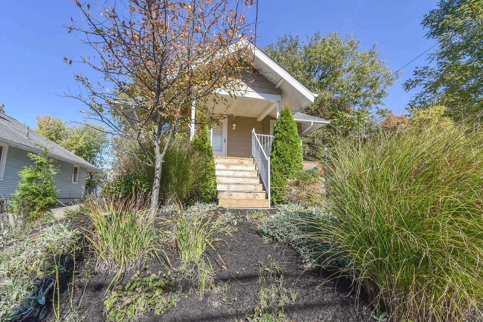 69 Crowell Ave photo 1